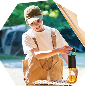 女性のソロキャンパー:イメージ